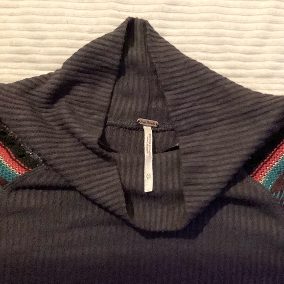 Women’s FREE PEOPLE Prism knitted turtleneck sweater with cuffs NWT/ size XS - Picture 3 of 5